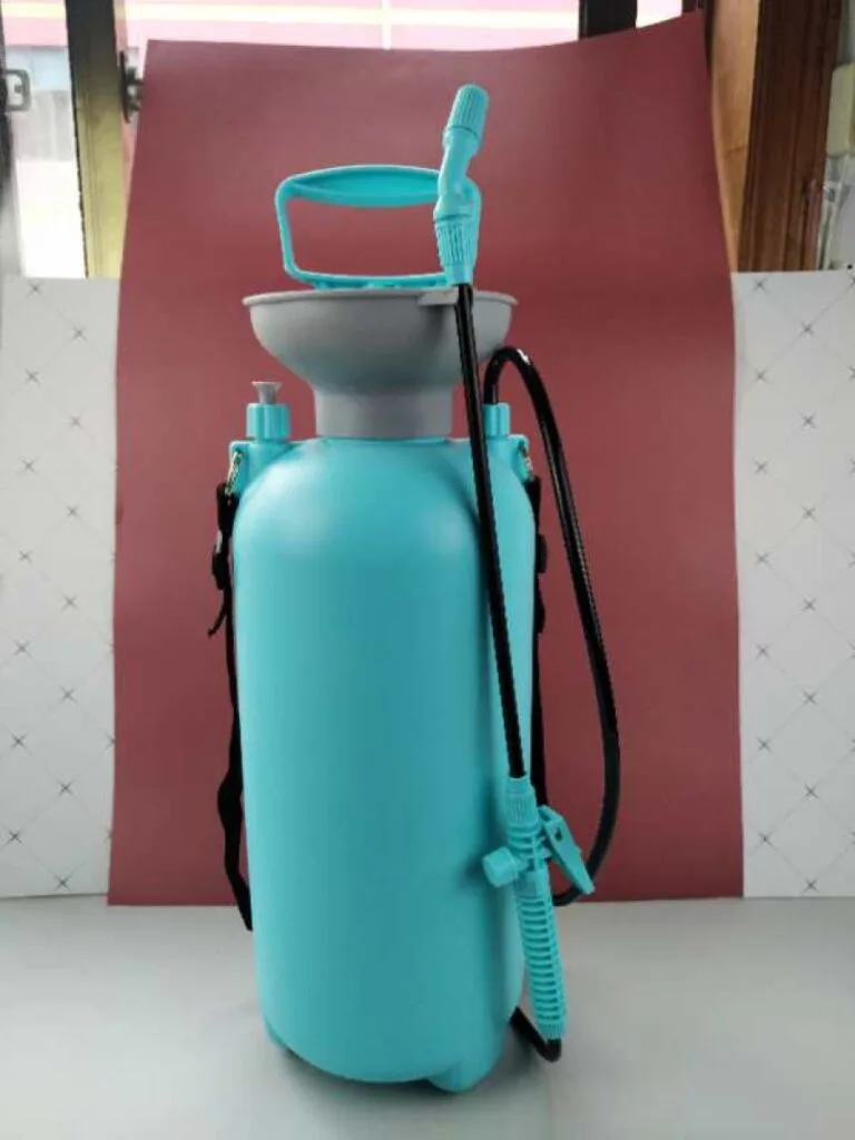 CAPPL 8 Liter Sprayer model HS15-2, a blue plastic sprayer with black straps and handle